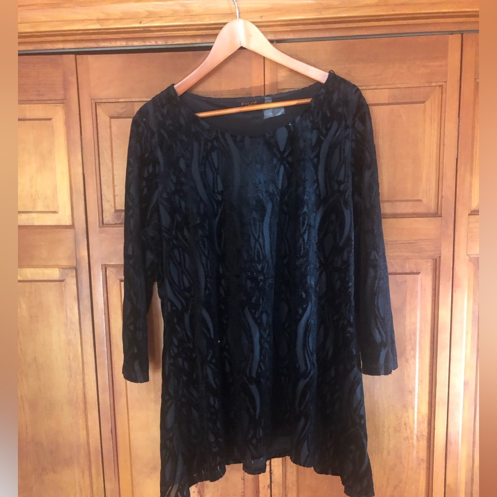 Fylo Velour Womens Top